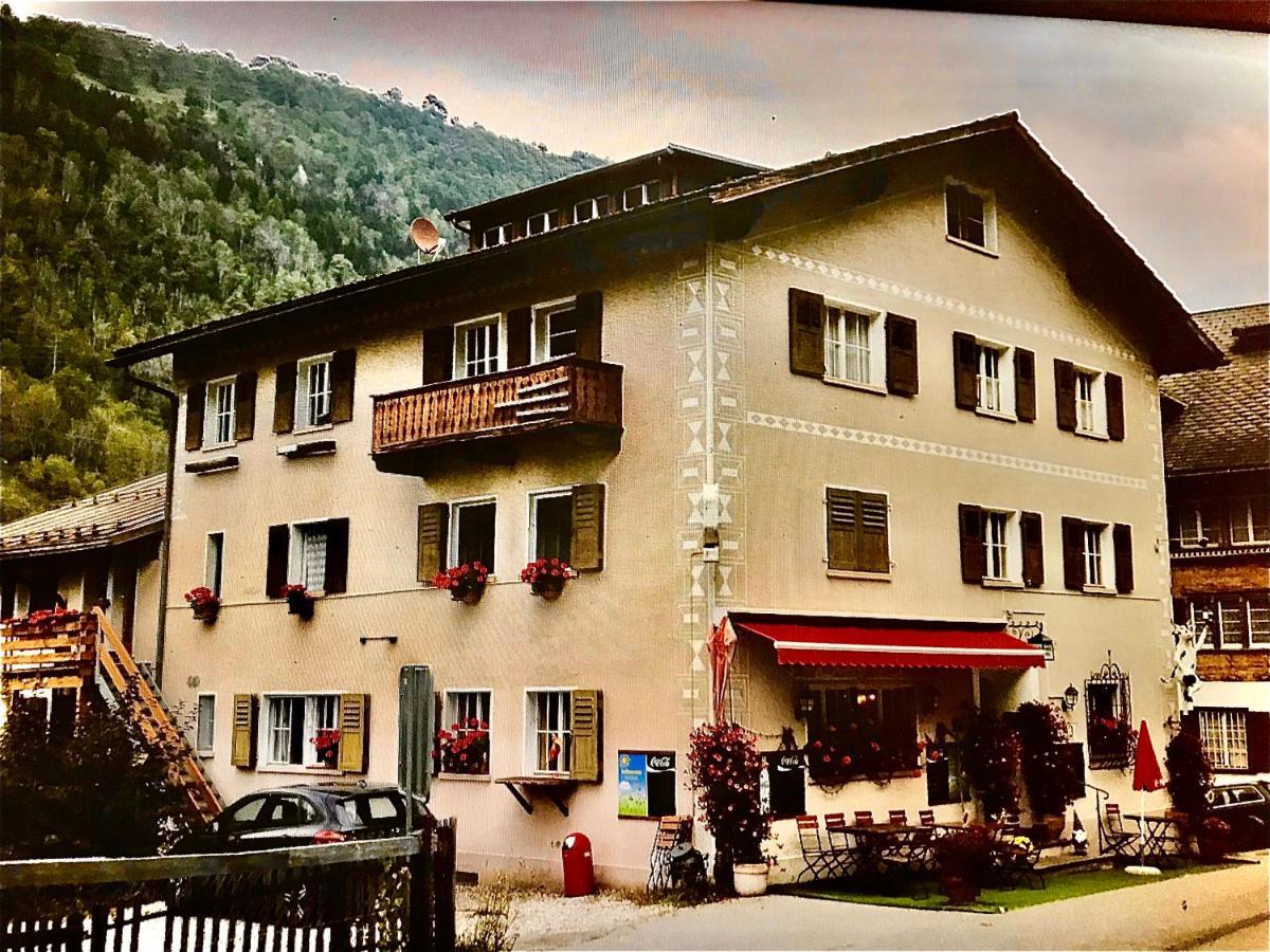 Ustria Crusch Alva Bed & Breakfast Tavanasa Eksteriør bilde